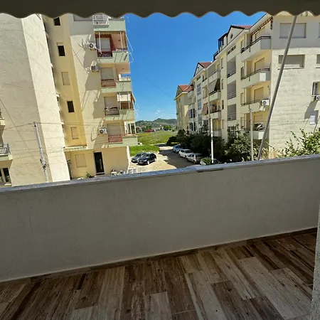 Golem Best Apartment גולם