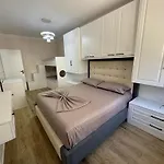Golem Best Apartment 公寓 *